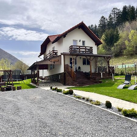 Casa De Sub Hora Villa Zărneşti Екстериор снимка
