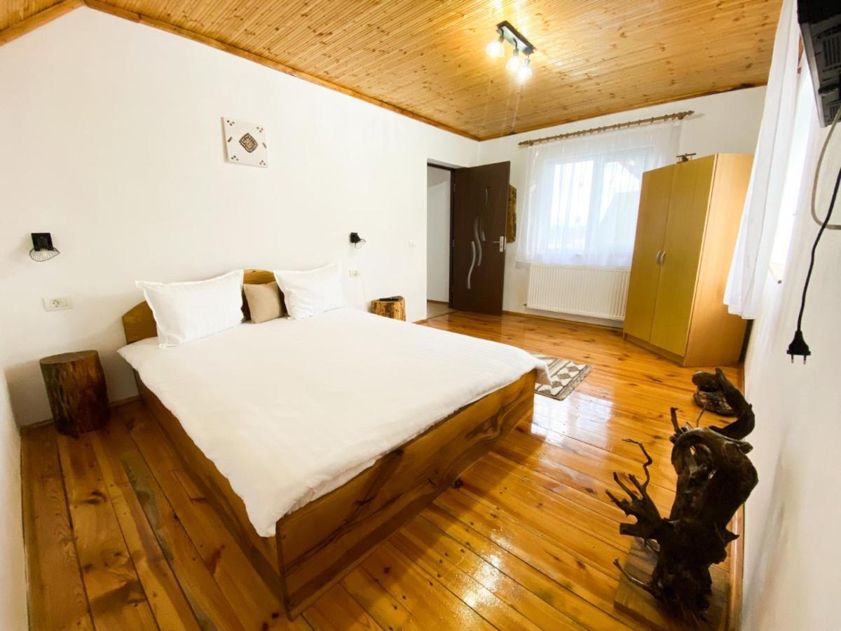 Casa De Sub Hora Villa Zărneşti Екстериор снимка