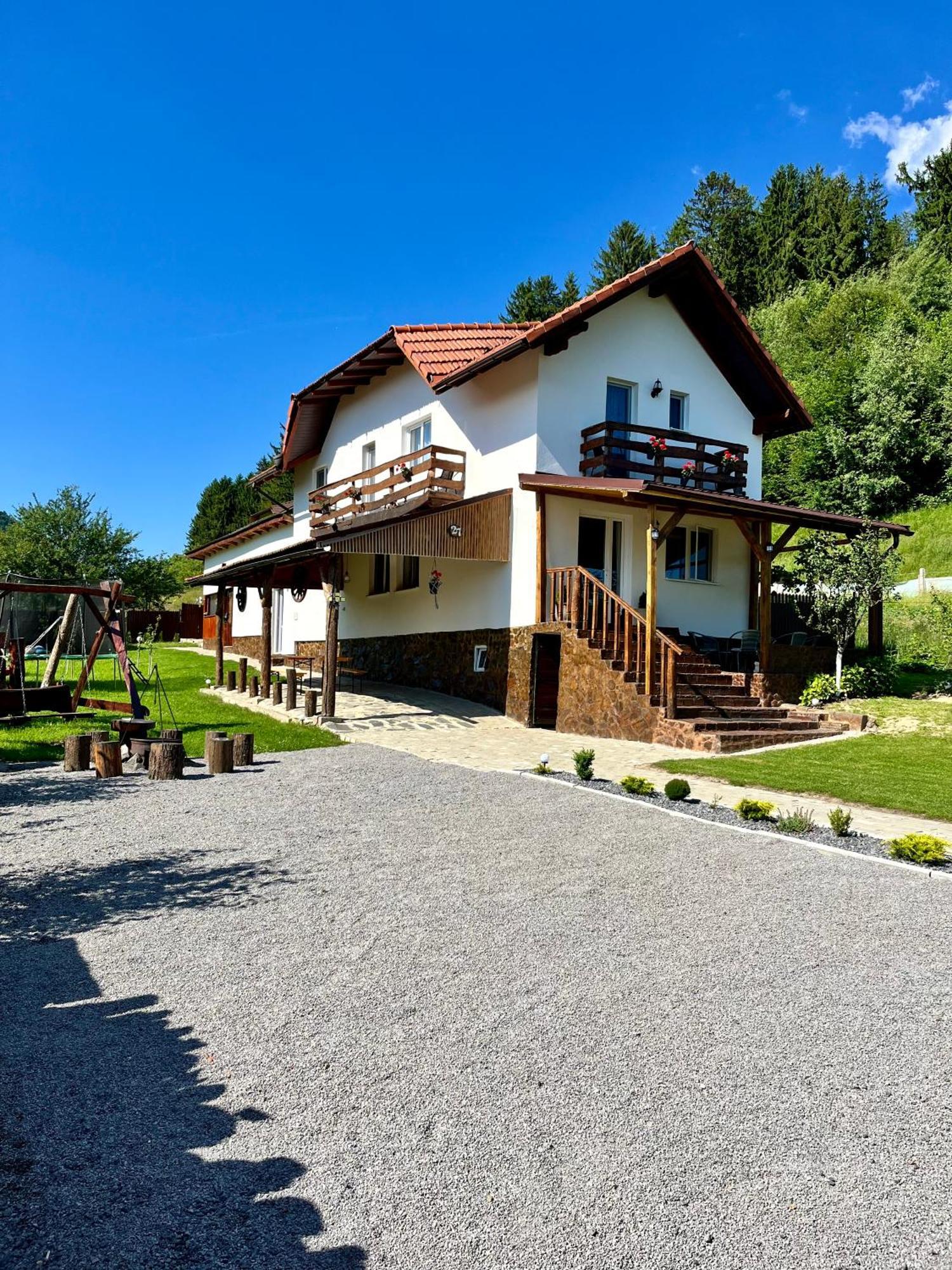 Casa De Sub Hora Villa Zărneşti Екстериор снимка