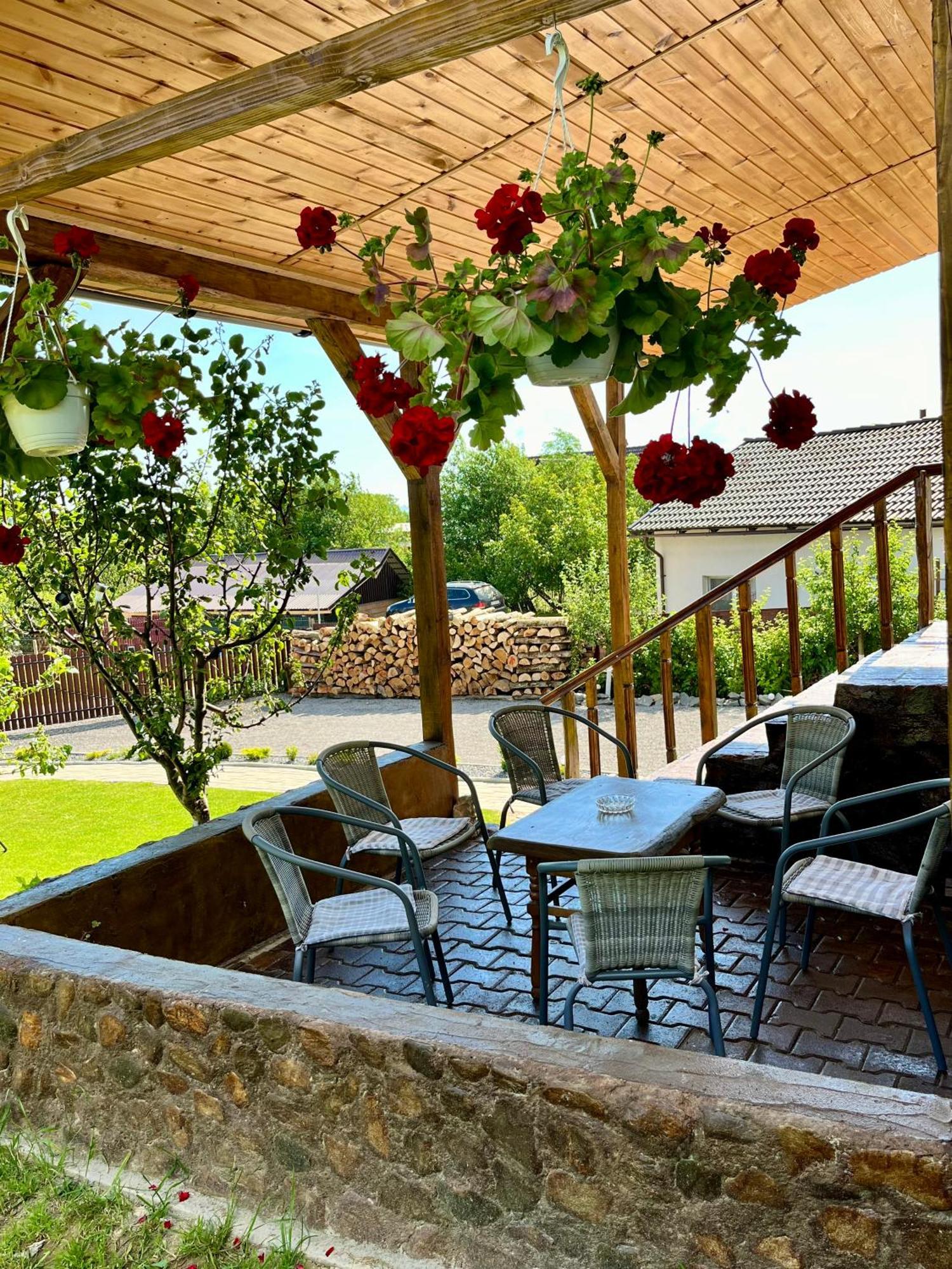 Casa De Sub Hora Villa Zărneşti Екстериор снимка