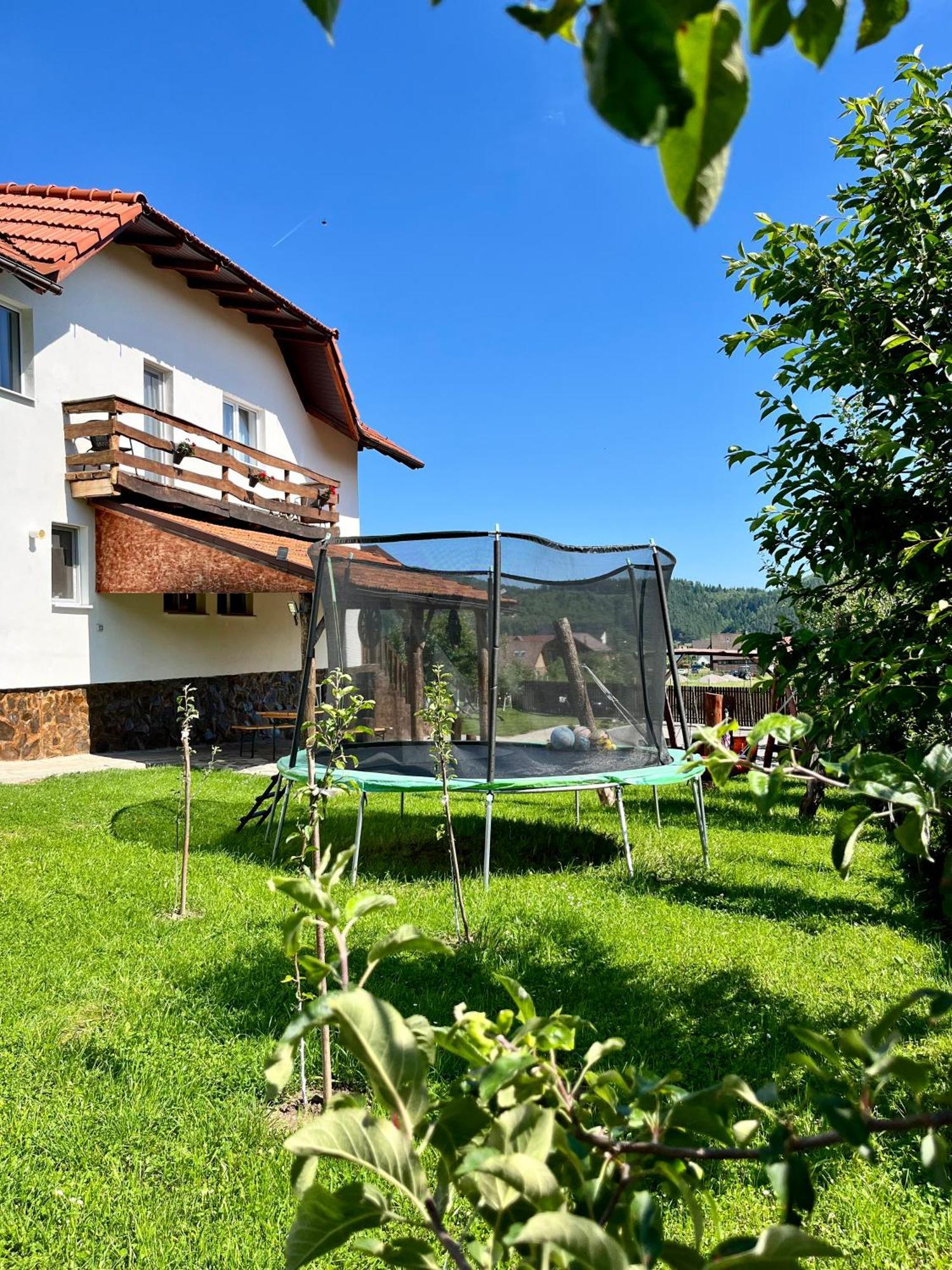 Casa De Sub Hora Villa Zărneşti Екстериор снимка